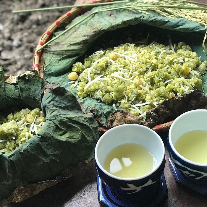 alt text: Cốm Tú Lệ