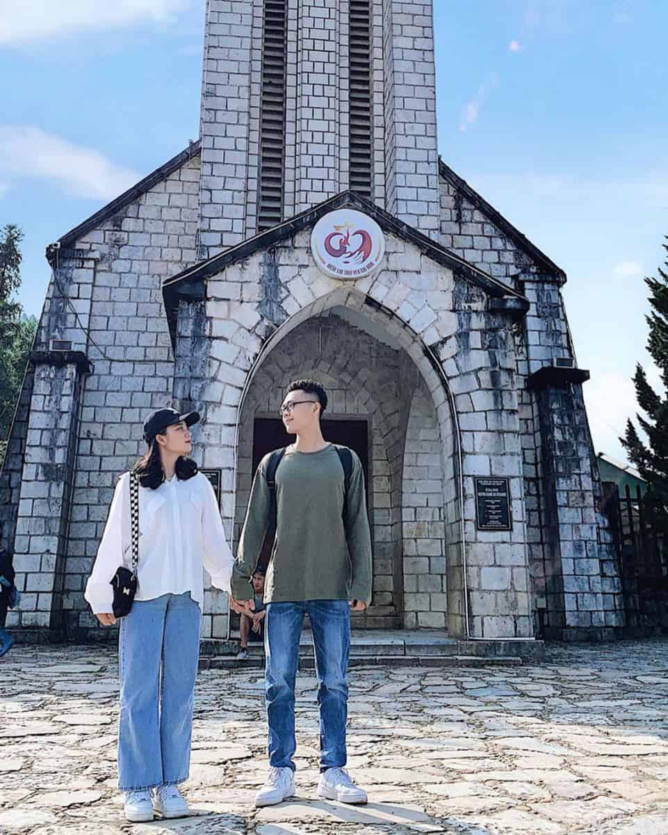 Áo sơ mi và quần jeans