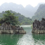 Trải nghiệm du lịch hồ Hòa Bình – “vịnh Hạ Long trên núi”