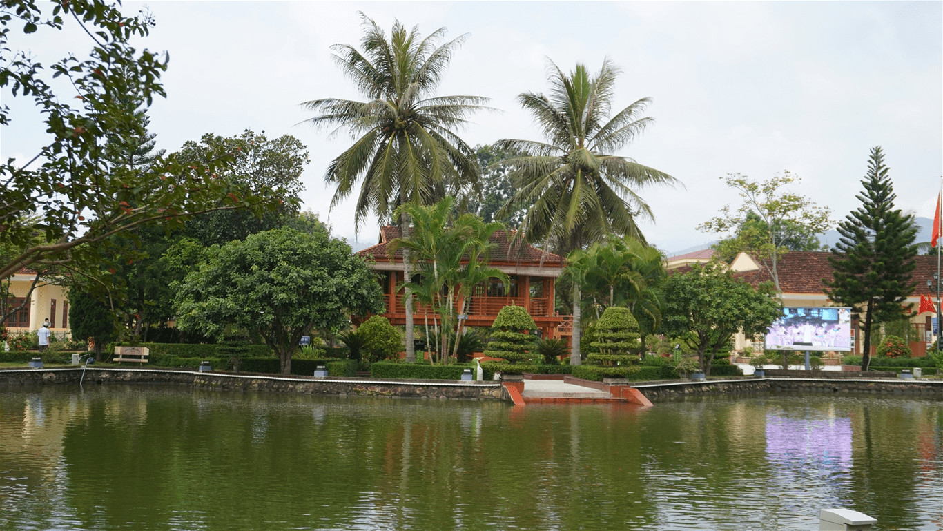 Khu tưởng niệm Bác Hồ