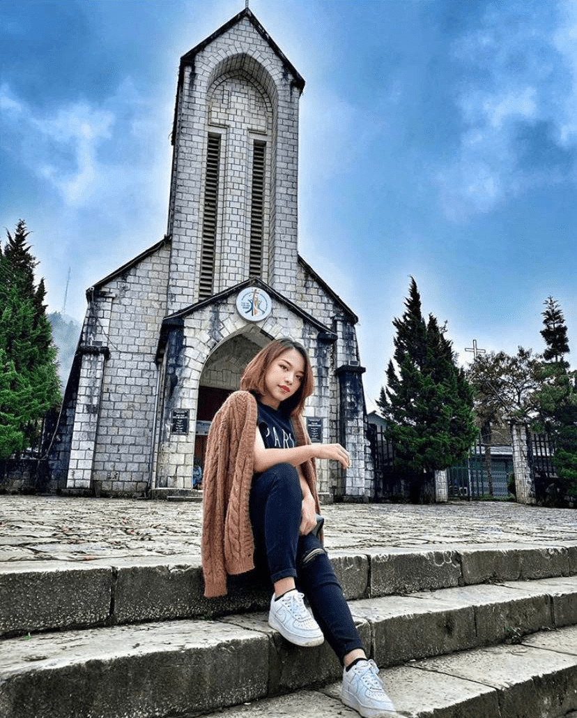 Kiến trúc cổ kính nhà thờ đá