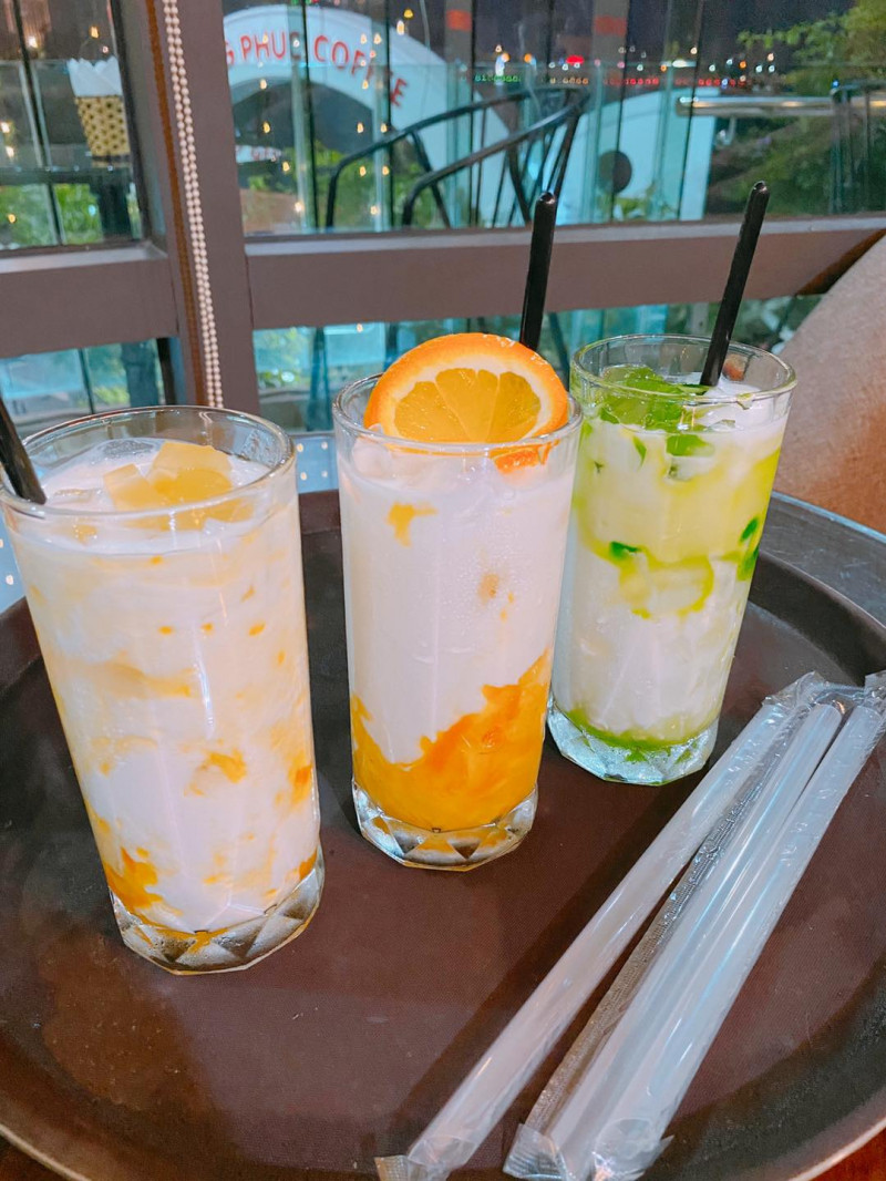 Quán cafe view Công viên Văn Lang