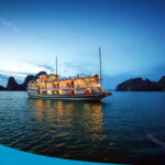 Những hoạt động thú vị và độc đáo trên chuyến du thuyền Hạ Long